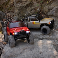 Axial - 1/10 SCX10 III 1987 Toyota SR5 4X4 RTR Brushed Rock Crawler Red (AXI-2062T2)